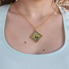 flowernecklace
