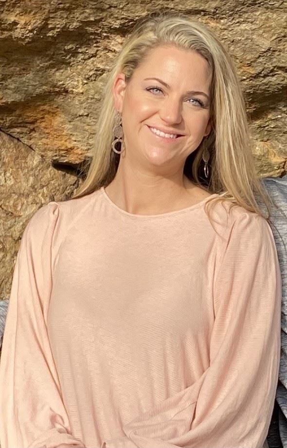 Mrs. Leigh Elmore
