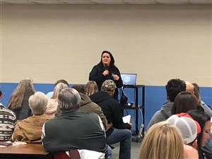 Carrie Summers Talks to Parents about Cyber Safety 
